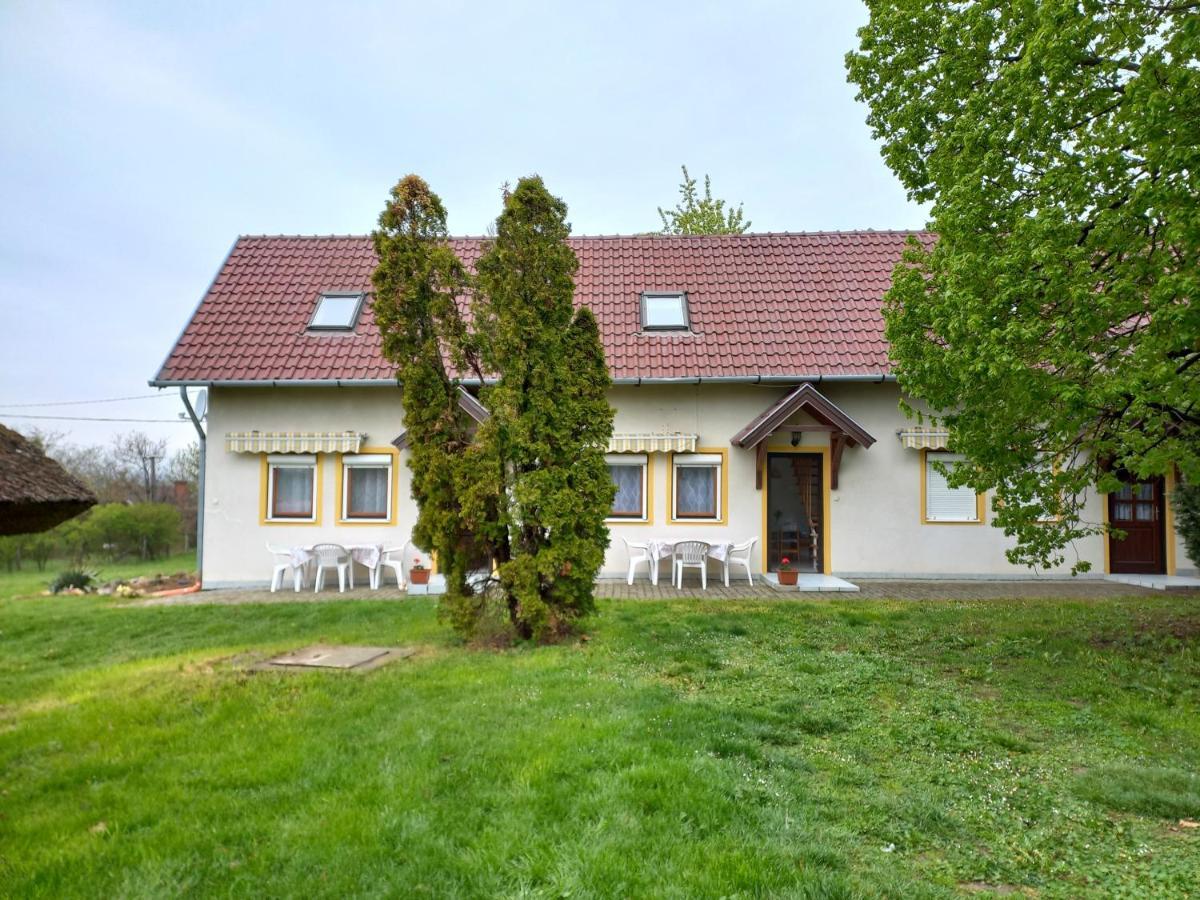 Helena apartman Cserszegtomaj Bagian luar foto